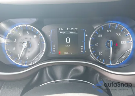 2020 Chrysler Voyager Lxi z USA, uszkodzony, nr VIN 2C4RC1DGXLR172770